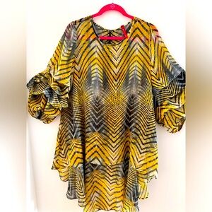 Yellow, light top, versatile size M
